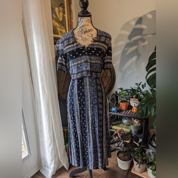 Vintage Dresses & Skirts - 1990s Vintage Whimsigoth Cottagecore Lindor Petites Dress with Capelet